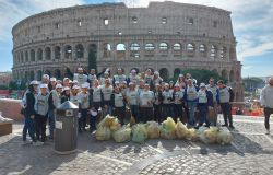 Roma, raccolti oltre 600 sacchi di rifiuti abbandonati