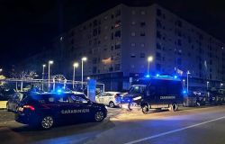 Tor Bella Monaca, spedizione punitiva contro tre tunisini, calci pugni e colpi di pistola in aria, sei arresti