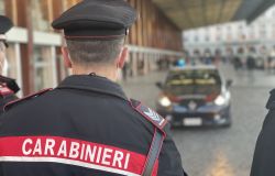 Carabinieri controlli stazione termini