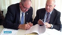 Firma del nuovo statuto Firma del nuovo statuto
