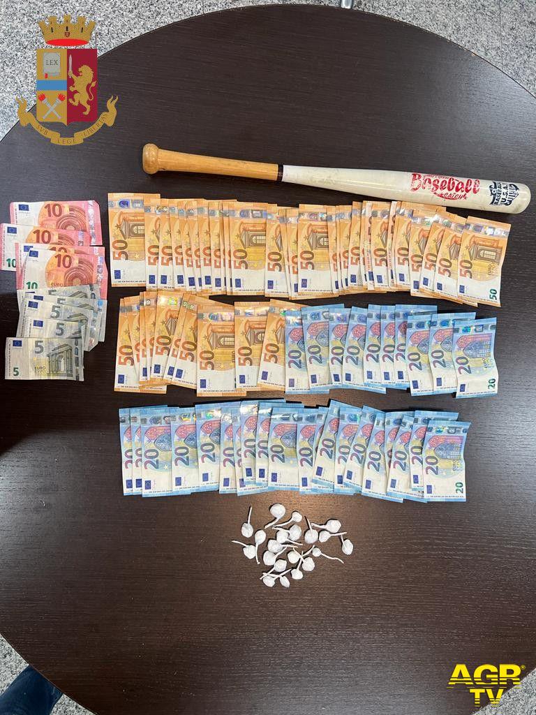 Oltre 500 grammi di stupefacente sequestrato e 4 mila euro