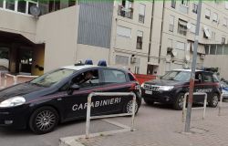 Tor Bella Monaca – controlli dei Carabinieri 3 persone in manette, una denunciata e un negozio di alimentari chiuso temporaneamente