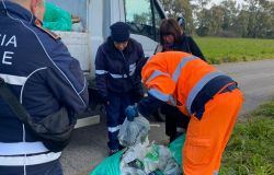 Monte Mario, dopo l'incendio arrivano gli sgomberi e la messa in sicurezza dell'area