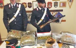 Nettuno, droga ed armi, arrestato 17enne alla guida di un'auto