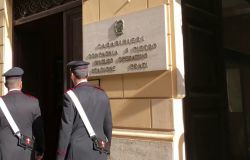Ruba un motorino per scappare, fermato dai Carabinieri viene trovato in possesso di droga