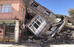Emergenza terremoto, in Turchia oltre 50 mila edifici inagibili
