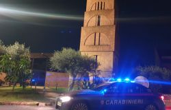 Lavinio, stava rapinando un'anziano di 81anni, bloccato da un carabiniere