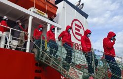 archivio Emergency lo sbarco delle 105 persone nel porto di Brindisi