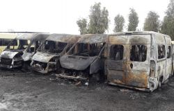 Maxincendio, forse doloso, sulla via Ostiense, distrutti 22 pulmini adibiti al trasporto scolastico