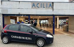 Acilia carabinieri controlli stazione