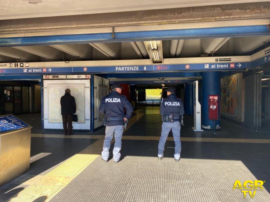 Polizia controlli stazioni metro