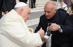 Roma, l'olio del Giardino della mermoria di Capaci donato a Papa Francesco