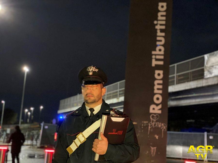 Carabinieri i cobntrolli presso la stazione metro B Tiburtina