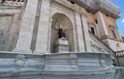 21 aprile restaurata e riconsegnata alla città la fontana della Dea Roma in Campidoglio