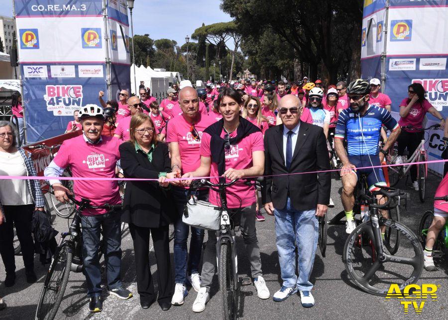Ciclismo GP Liberazioe tagliio del nastro 76° edizione foto da comunicato stampa