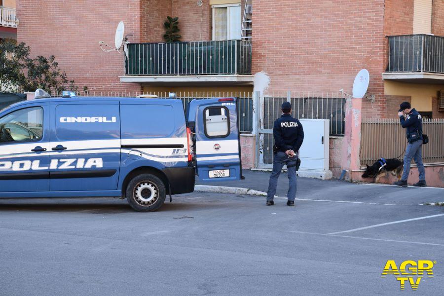Polizia i controlli ad Ostia con i reparti cinofili