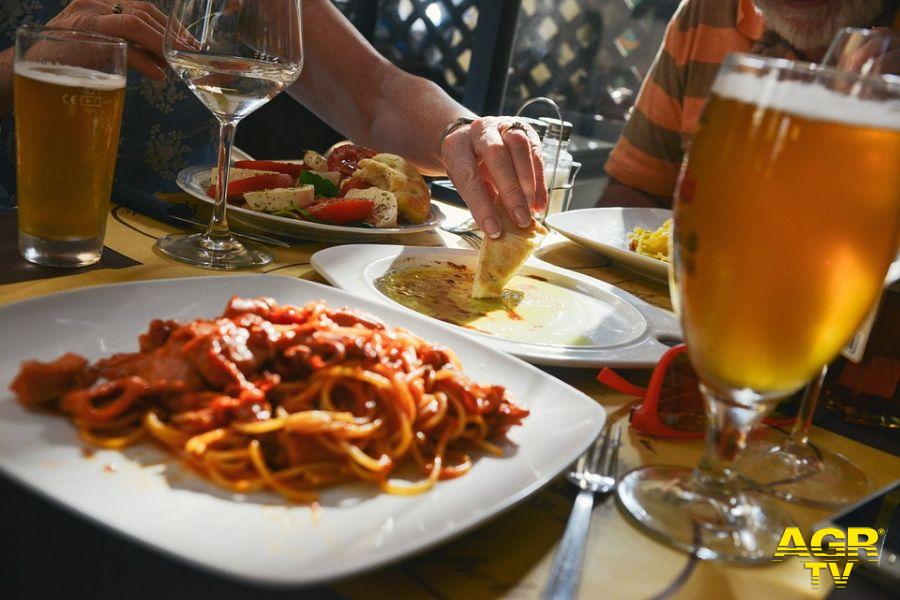 Füde Dinner Experience (Cenare nudi ), dagli USA all'Italia, l'ultima novità per la cucina Mediterranea