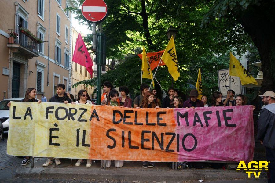 Mafie, flashmob di Libera al ministero Giustizia: Non restiamo in silenzio