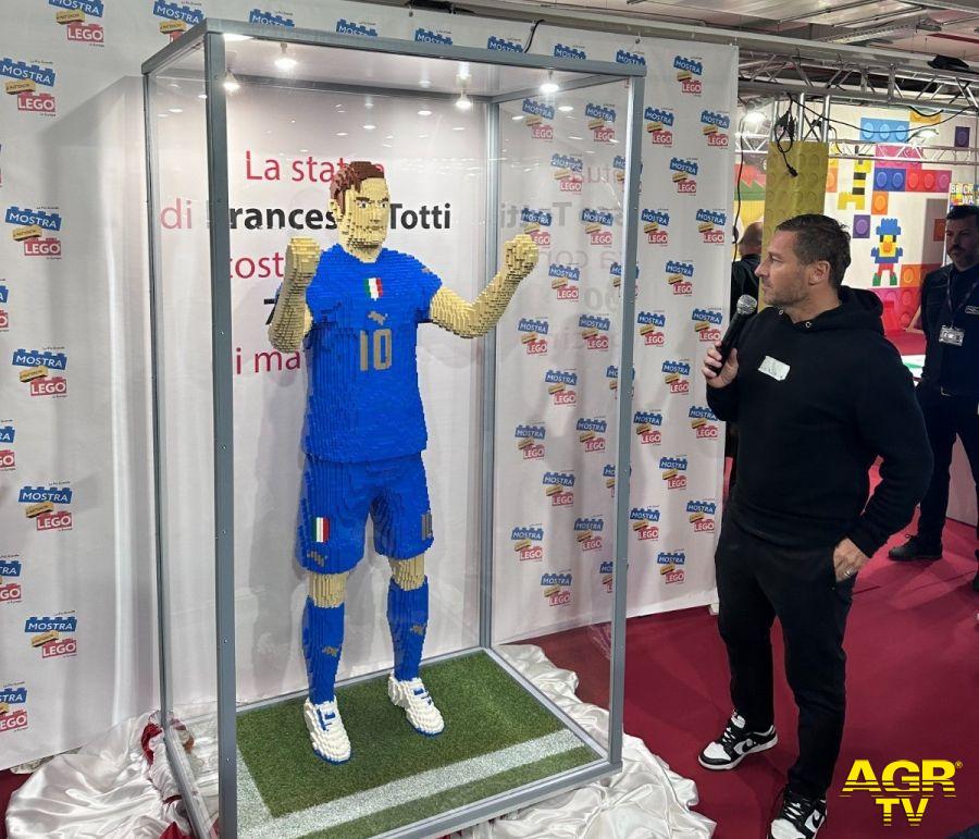 #Francesco Totti al The WOW Side Shopping Centre di Fiumicino