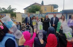 Roma, inaugurati e subito in funzione cinque mangia-plastica nel Municipio IV