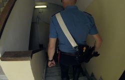 Lariano, occupazione abusiva di immobile e furto d'acqua, 13 persone denunciate