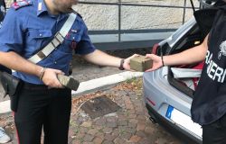 Roma, maxi-blitz antidroga dei carabinieri nei quartieri, 14 arresti