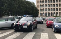 Roma, presi quattro evasi dai domiciliari, uno era in giro con il monopattino ed un altro.... in auto con il fratello