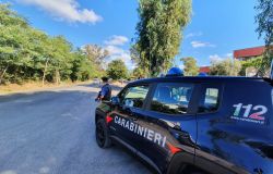 Anzio, due arresti per reati persecutori in famiglia, fermato mentre minacciava la donna con un coltello da cucina