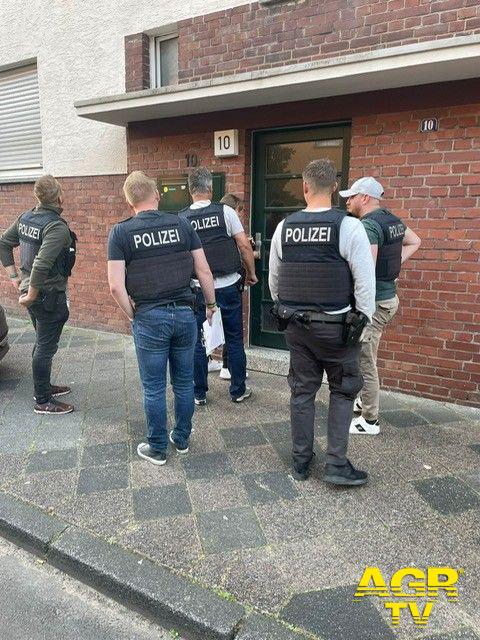 Carabinieri le fasi degli arresti all'estero