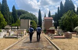Carabinieri intervenuti danneggiamenti alle tombe del Verano