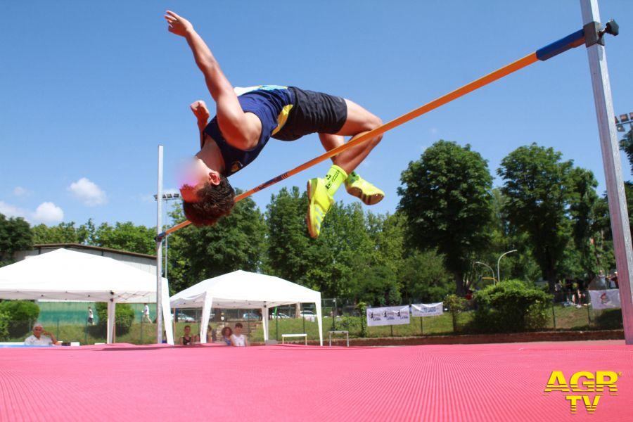 Il salto in alto di Simone Esposito