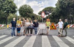 X Municipio, flash mob per la riapertura di via Mar Arabico, strada chiusa da mesi per lavori di manutenzione mai iniziati