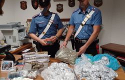 Acilia, due giovani incensurati fermati, un arresto, sequestrati 12 kg. di stupefacente tra hashish, marjuana e cocaina
