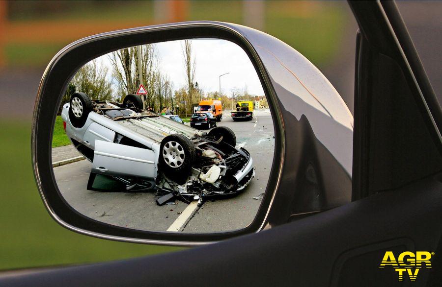 incidente stradale foto pixabay