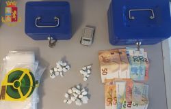 Polizia droga e soldi sequestrati