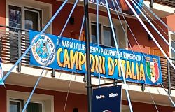 Napoli Campione d'Italia ad accoglierlo presso la cittadina della Val di Sole  i tifosi partenopei provenienti da ogni parte d'Italia e d'Europa.