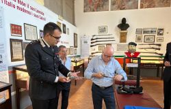 Carabinieri consegna pistole interesse storico al museo Garibaldino
