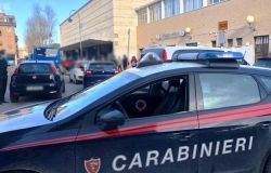 Carabinieri controlli stazioni roma-lido