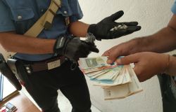 Carabinieri parte droga e soldi sequestrati