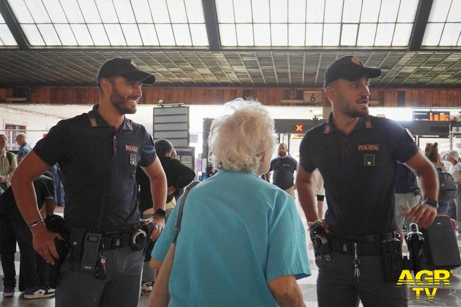 Polizia di Stato ritrova la valigia smarrita nei pressi della stazione da una signora quasi centenaria