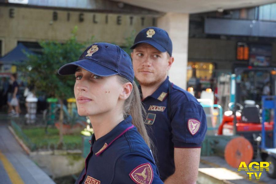 Perdono il figlio di 13 anni sul treno soccorsi dalla Polizia di Stato