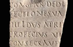 Ostia Antica continua a regalare straordinarie scoperte, rinvenuti due nuovi frammenti dei Fasti Ostienses