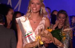 Riccione, Daniela Saponariu è la Miss Reginetta d'Italia 2023