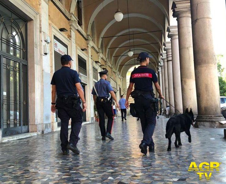 Carabinieri controlli piazza Vittorio
