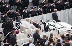 Salvo D'Acquisto, il Santo Padre ha ricevuta una delegazione dell'Arma, Papa Francesco: si è sacrificato per liberarci