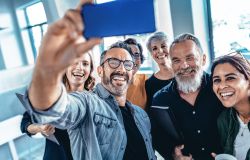 Il sorriso? tutti gli italiani ed a tutte le età....lo vogliono sano e bello