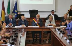 Il presidente Mario Falconi e l'assessore Denise Lanica durante la presentazione del protocollo