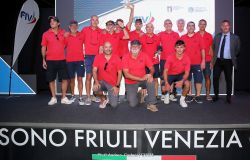 Vela l'equipaggio di QQ7 di Andrea Boscolo alla premiazione ph credit A. Carloni