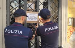 Roma: Incessanti controlli della Polizia di Stato su esercizi commerciali e strutture ricettive abusive