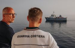 Mediterraneo, pesca illegale -70%, recupero attrezzature e sorveglianza costiera di Sea Sheperd